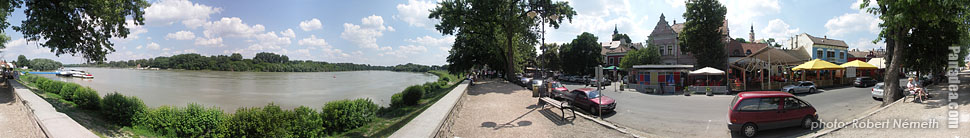 Riverbanks of Danube - Szentendre, Hongarije - Panorama foto (panoramisch beeld)