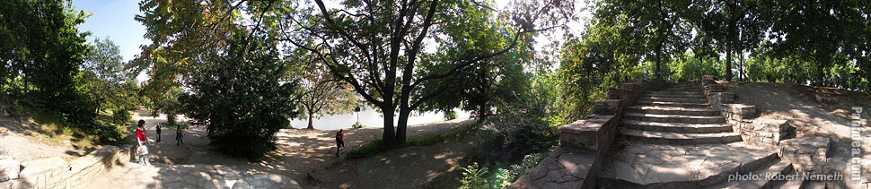 Margaret Island (Margit-sziget), Stairway to the riverbanks of the Danube - ブダペスト, ハンガリー - パノラマ写真（全景写真, パノラマ画像）