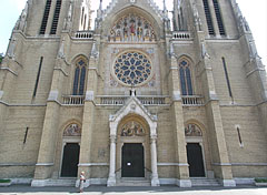 The main facade of the St. Elizabeth of Hungary Parish Church - Budapešť, Maďarsko