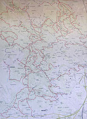 Topographic map of the Buda Hills ("Budai-hegység") on an information board - Budapešť, Maďarsko