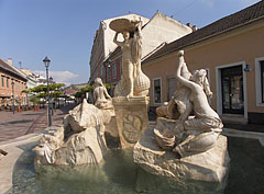 Ister Fountain (in Hungarian "Ister-kút") with five women sculpture in the water - Esztergom (Ostřihom), Maďarsko