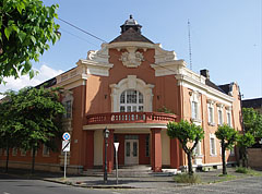 An ornate house on the Szentháromság Square (Holy Trinity Square) - Vác (Vacov), Maďarsko