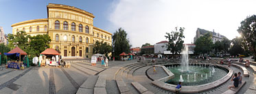 ××Dugonics Square, University of Szeged - Szeged (Segedín), Maďarsko