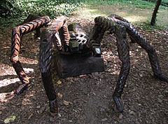 Giant wood-carved spider sculpture - Budapešť, Maďarsko