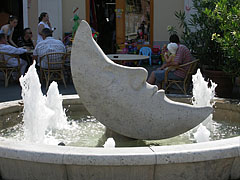 Fountain with a crescent moon sculpture - Gyöngyös, Maďarsko