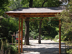 One of the entrances of the Japanese Garden - Budapeşte, Macaristan