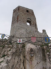 Keep (residental tower) - Csesznek, Macaristan