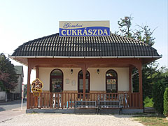 Confectionery and ice-parlor on the main square - Mogyoród, Macaristan