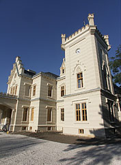 The rectangular, bastion-like south-western corner tower - Nádasdladány, Macaristan