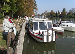 A berth by the river backwater, at the south-eastern edge of the arboretum - Szarvas, Macaristan