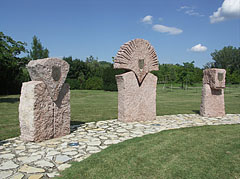 The Jubilee Memorial sculpture at the edge of the park - Ajka, Ungaria