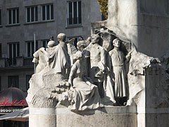 Supporting figures on the memorial of Mihály Vörösmarty - Budapesta, Ungaria