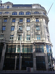 The beginning of Üllői Avenue, which is the longest road of Budapest - Budapesta, Ungaria