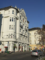 Renovated Art Nouveau style corner building - Budapesta, Ungaria