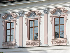 The windows of the Grassalkovich Palace - Gödöllő, Ungaria