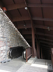 Stairs and escalator beside the so-called Southern Curtain Wall - Budapeste, Hungria