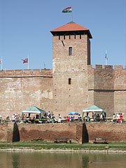 The central part of the Gyula Castle with the gate tower - Gyula, Hungria