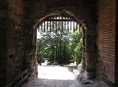 Entrance of the Upper Castle, the gate tower - Visegrád, Hungria