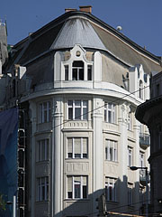 Renewed and facelifted old apartment building - Budapest, Ungheria