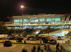 Budapest Liszt Ferenc Airport, Terminal 2B with the parking lot in the foreground - Budapest, Ungheria