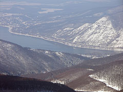 The Danube Bend in winter from the Dobogó-kő mountain peak - Dobogókő, Ungheria