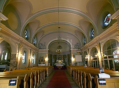 The nave with the sanctuary - Dunakeszi, Ungheria