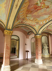 The Tardos red marble pillars and the gorgeous frescoes on the ceiling in the Main Library Hall - Pécel, Ungheria