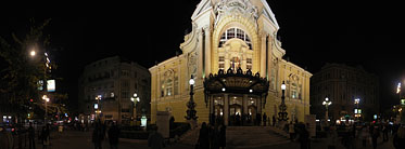 ××Szent István körút, Vígszínház theatre - Budapest, Hongrie