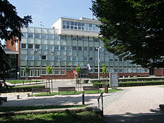 Park and City Hall - Tatabánya, Unkari