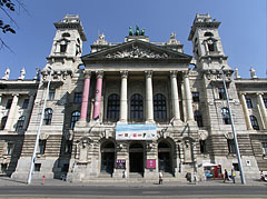 Palace of Justice (the major part of the building is used by the Hungarian Ethnographic Museum) - Budimpešta, Madžarska