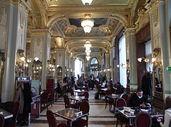 The restaurant tables of the New York Café - Budimpešta, Madžarska