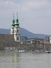 The Batthyány Square in Buda (including the the St. Anne's Church and the Market Hall), viewed from the riverbank in Pest - Budimpešta, Madžarska