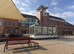 The new Town Hall, and the way down to the underground garage in front of it - Nagykálló, Węgry