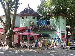 The outdoor cinema (in Hungarian "Kertmozi") is not operating since some time - Siófok, Węgry