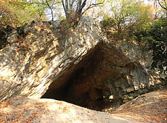 The entrance of the Istállós-kő Cave, also called the prehistoric man's cave - Szilvásvárad, Унгария