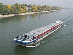 A river freighter ship on the Danube - Будапешт, Венгрия