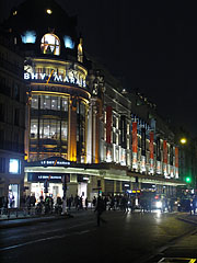 Bazar de l'Hôtel de Ville department store - Париж, Франція