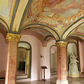 The Tardos red marble pillars and the gorgeous frescoes on the ceiling in the Main Library Hall - Pécel, Ungarn