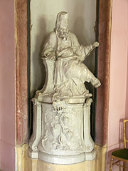 Old stove in the Main Library Hall - Pécel, Hongarije