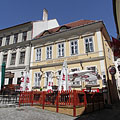 A neoclassical house from around 1820, and next to it there is a 19th-century-built eclectic style residental building (currently Gróf Cziráky Pension) - Győr, Ουγγαρία