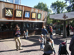 The main entrance of the Artis Zoo - 암스테르담, 네덜란드