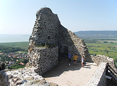 Shady wall remains of a premise, with Lake Balaton in the distance - Szigliget, 헝가리