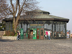 The "all-glass" upper station building of the Budapest Castle Hill Funicular ("Budavári Sikló") in the Buda Castle - Budapešť, Maďarsko