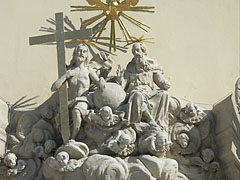 Holy Trinity statue over the door of the Inner City Parish-Church - Budapešť, Maďarsko