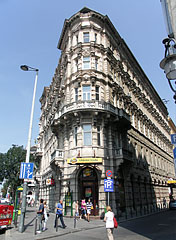 Blade-shaped corner building - Budapešť, Maďarsko