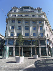 The AEGON insurancy company headquarters' building was proclaimed a monument - Budapešť, Maďarsko