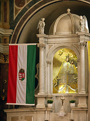 Statue of Virgin Mary on the neo-baroque main altar - Máriagyűd, Maďarsko