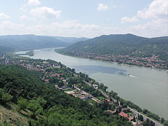 The vision of the Danube Bend opens up from the Castle Hill - Visegrád, Maďarsko