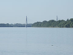 The Megyeri Bridge and the Danube River, viewed from Dunakeszi - Dunakeszi, Macaristan