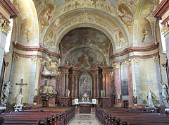 Interior of the St. Stephen's Roman Catholic Episcopal Cathedral (or Szent István Cathedral) - Székesfehérvár, Macaristan